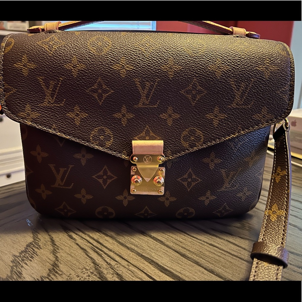 Louis Vuitton Pochette Métis M44875
